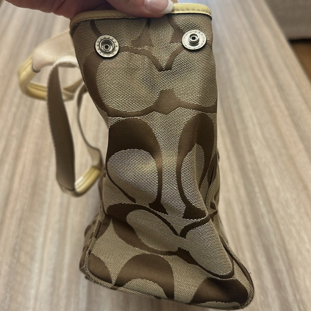 Vintage Coach Daisy Signature Logo Shoulder Bag #F1487 - Picture 9 of 16